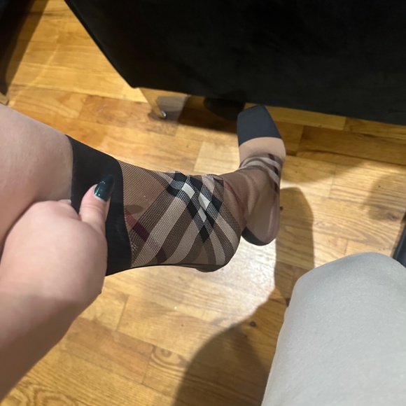 Burberry boots, worn once. It comes with the box, bag, authenticity card - Picture 2 of 10